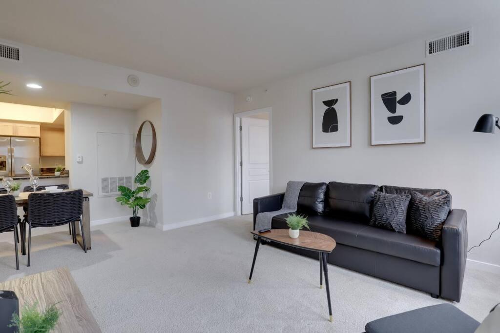 Pentagon City Comfort Modern Stay Apartment