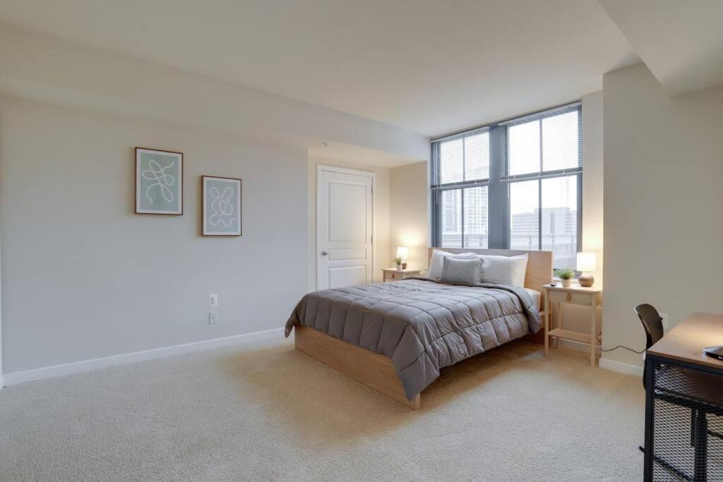 Pentagon City Comfort Modern Stay Apartment Arlington