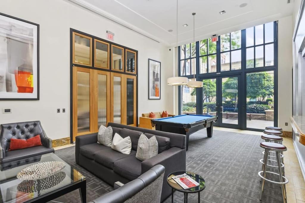 Fantastic 2 Bedroom At Pentagon Appartement