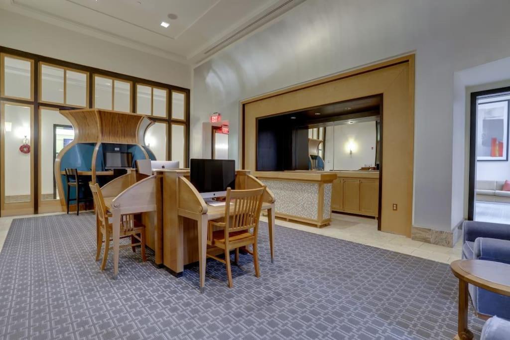 Fantastic 2 Bedroom At Pentagon Appartement *